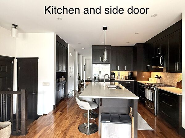 Calgary 3 + Den bedrooms House for rent. Property photo: 754508-3