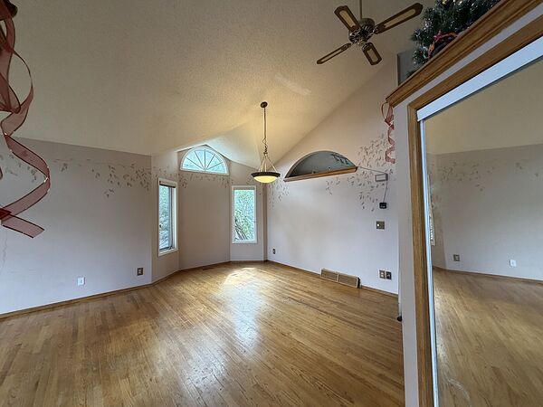 Calgary 3 + Den bedrooms House for rent. Property photo: 754513-2