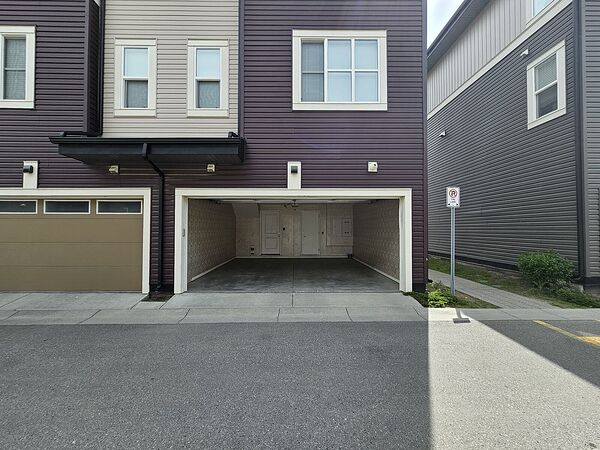 Calgary 4 bedrooms Townhouse for rent. Property photo: 754525-2