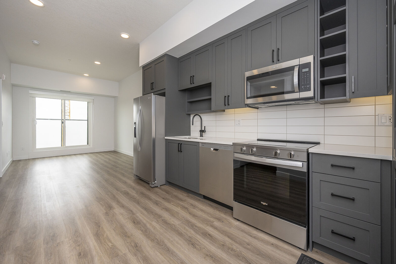 Calgary 1 bedroom Condo Unit for rent. Property photo: 754571-1