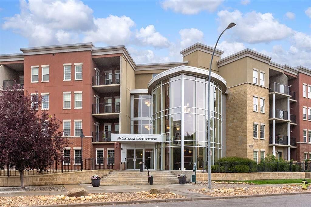 Calgary 2 + Den bedrooms Condo Unit for rent. Property photo: 754574-1
