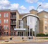 Beautiful 2 bed + den / 2 Bath 5th Floor Suite in Lake Bonavista