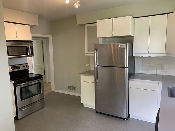 Calgary 2 bedrooms House for rent. Property photo: 754598-2