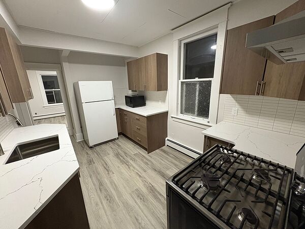 Calgary 2 bedrooms Condo Unit for rent. Property photo: 754698-2