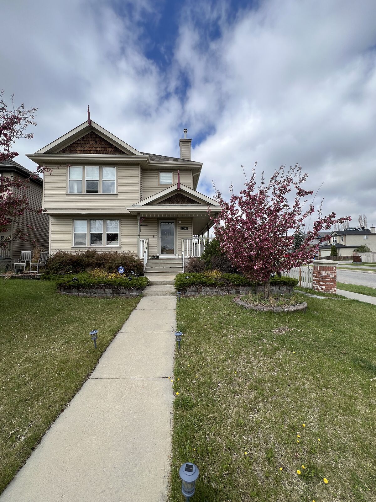 Calgary 3 bedrooms Main Floor for rent. Property photo: 754713-1