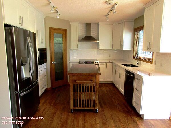 Calgary 4 bedrooms House for rent. Property photo: 754745-3