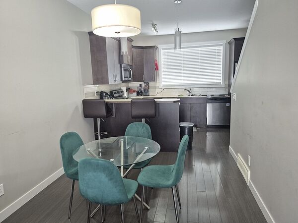 Calgary 2 + Den bedrooms Townhouse for rent. Property photo: 754753-2