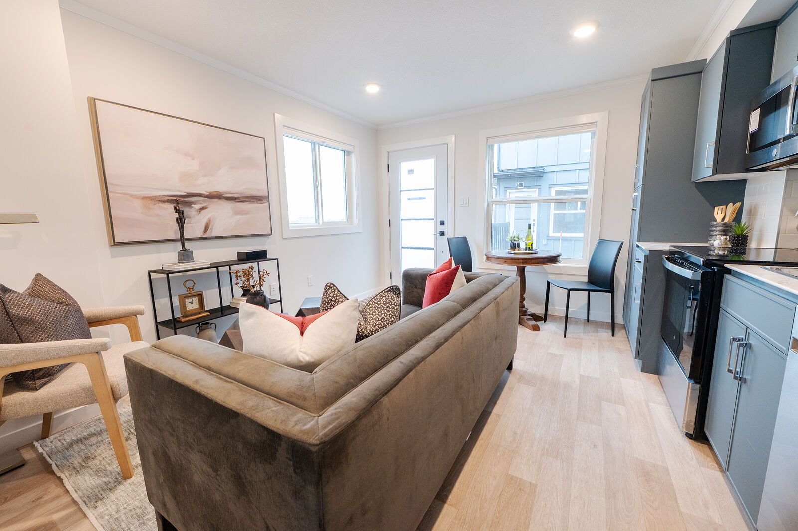 Calgary 1 bedroom Main Floor for rent. Property photo: 754783-1
