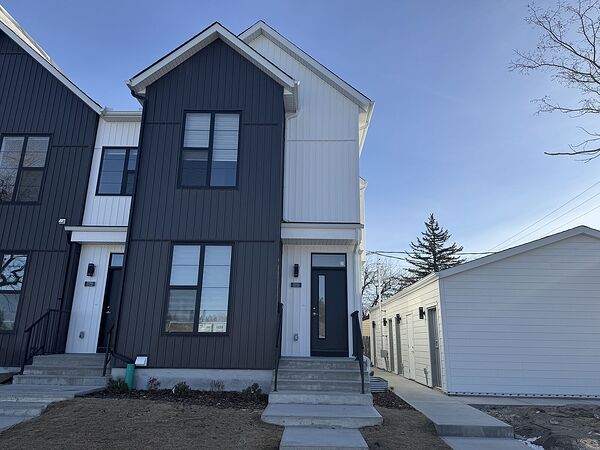 Calgary 3 bedrooms Townhouse for rent. Property photo: 754811-2