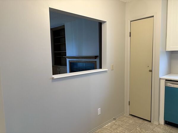 Calgary 2 + Den bedrooms Duplex for rent. Property photo: 754815-2