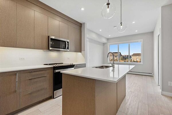 Calgary 2 bedrooms Condo Unit for rent. Property photo: 754820-3