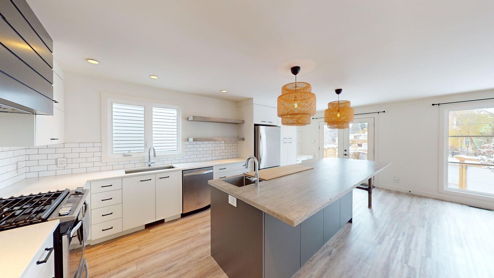Calgary 3 bedrooms House for rent. Property photo: 754856-1