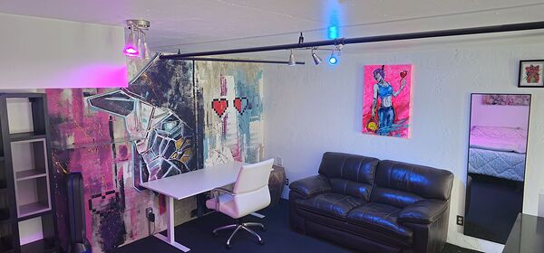 Calgary studio Loft for rent. Property photo: 754857-2