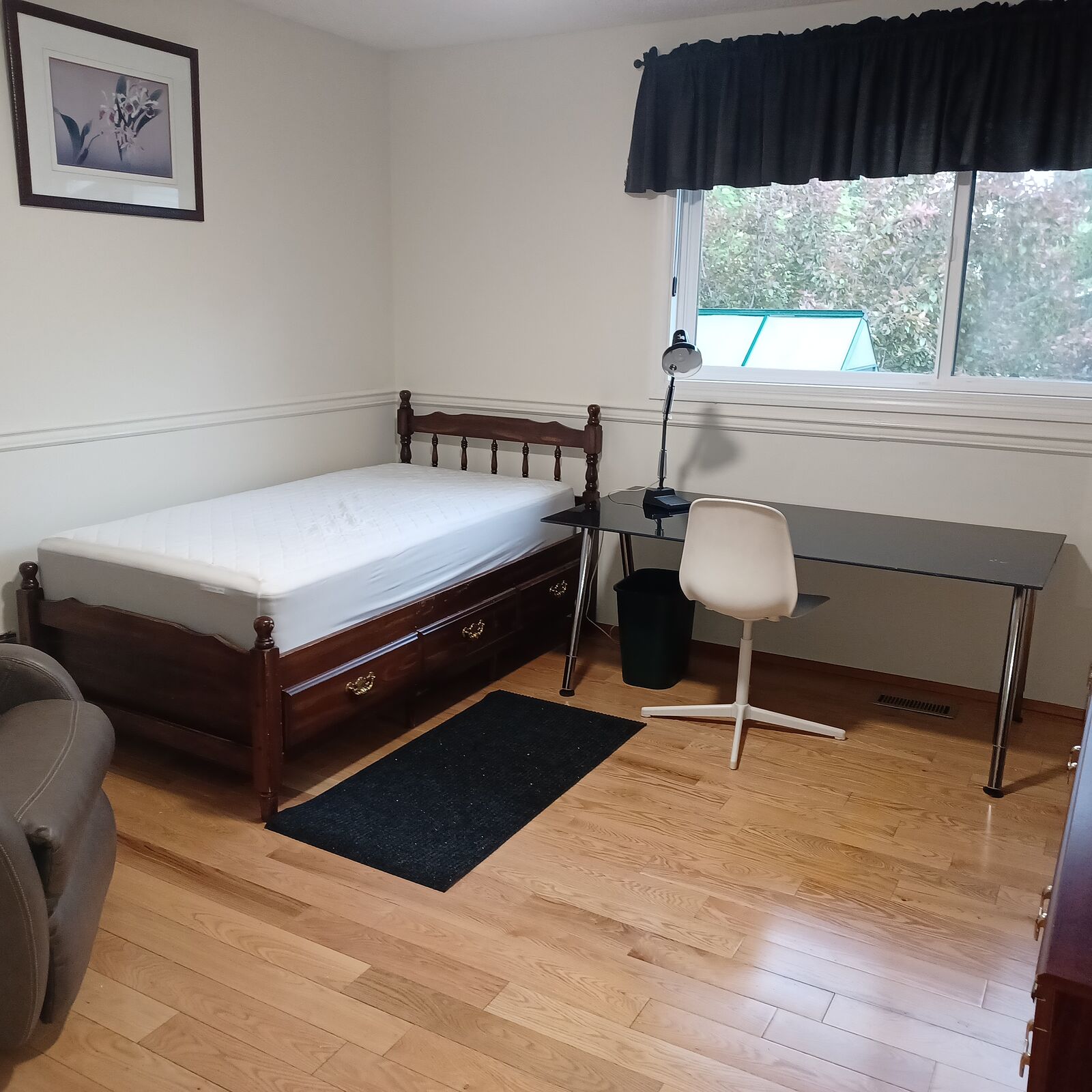 Calgary 1 bedroom Room For Rent for rent. Property photo: 754860-1