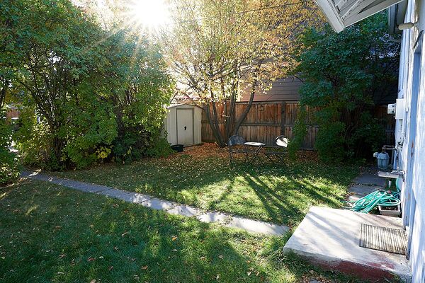 Calgary 1 + Den bedrooms Basement for rent. Property photo: 754877-2