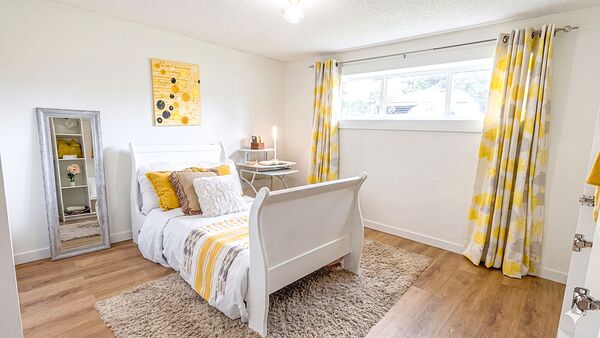 Calgary 6 bedrooms Room For Rent for rent. Property photo: 754936-2
