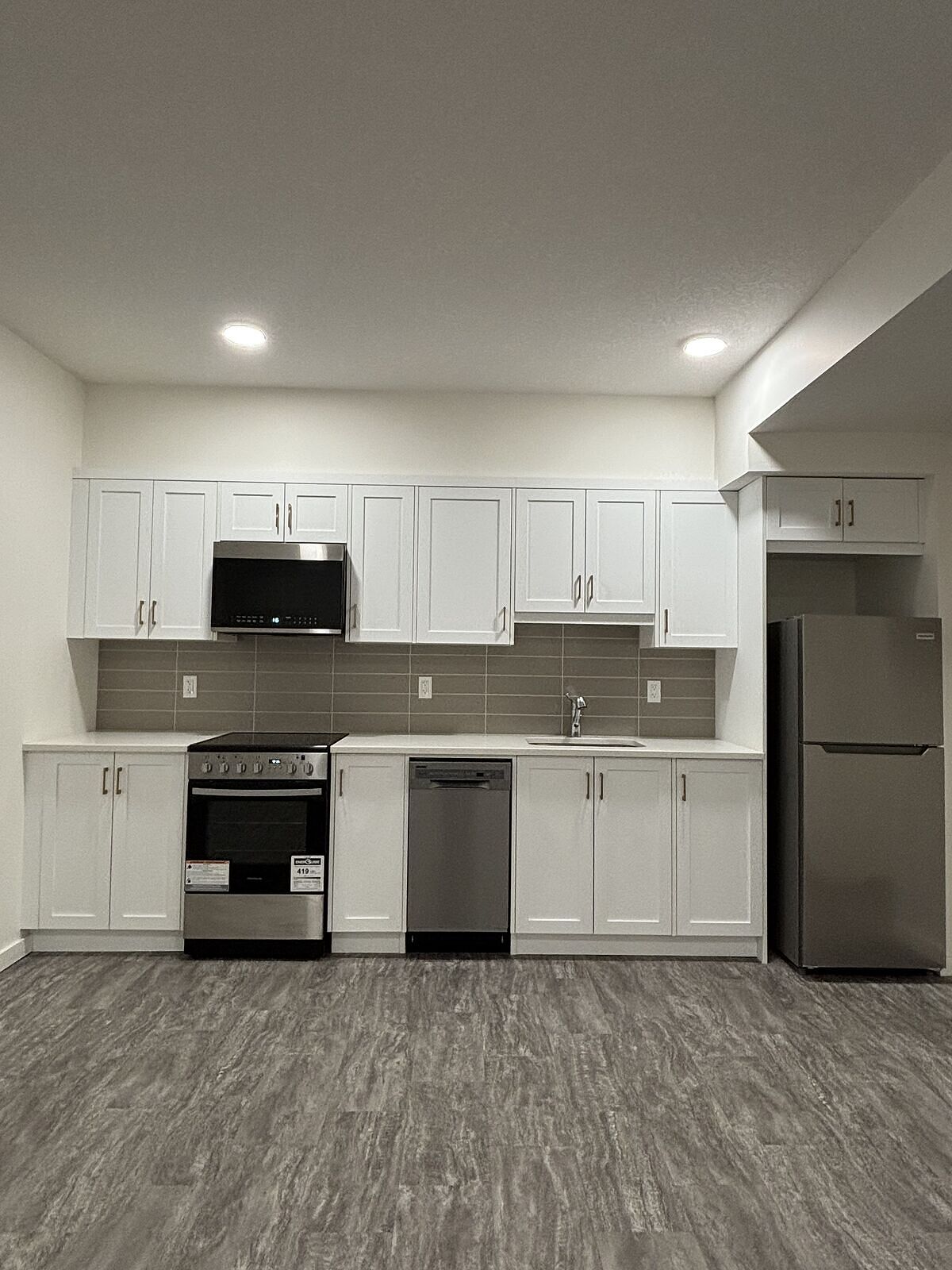 Calgary 1 bedroom Basement for rent. Property photo: 755006-1