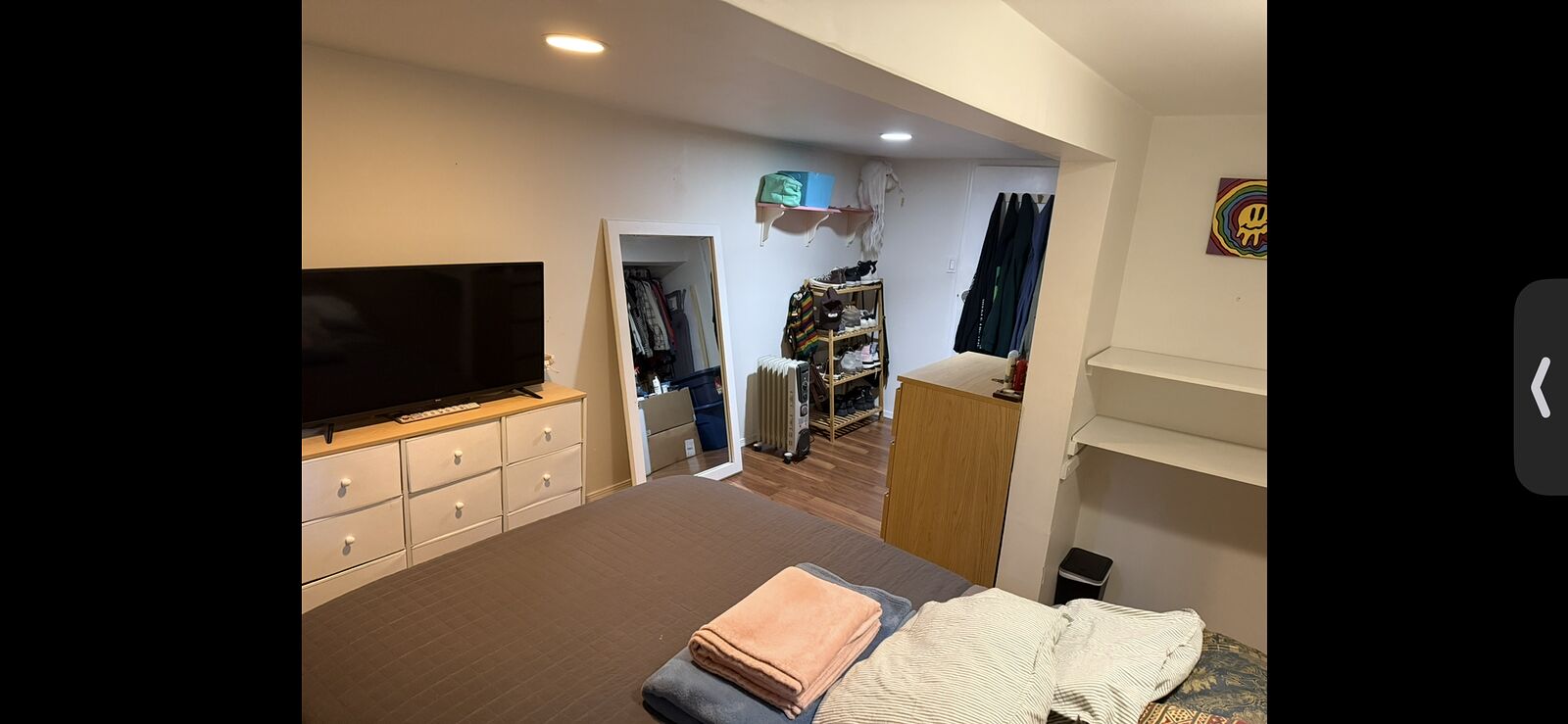 Calgary 1 bedroom Basement for rent. Property photo: 755034-1