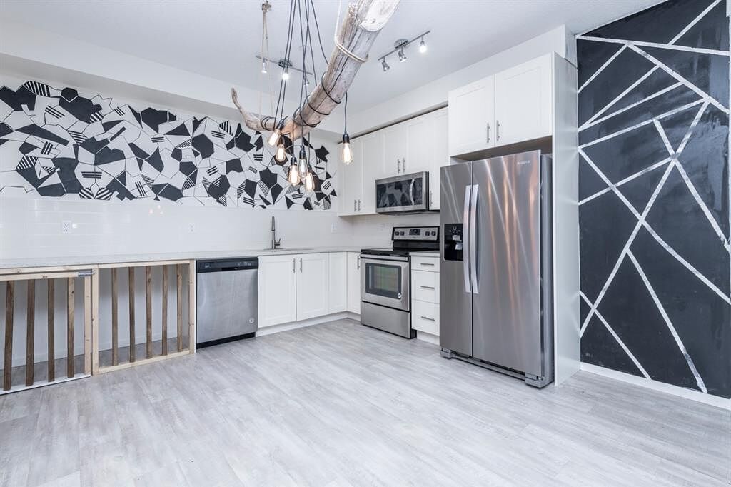 Calgary 2 bedrooms Condo Unit for rent. Property photo: 755044-1