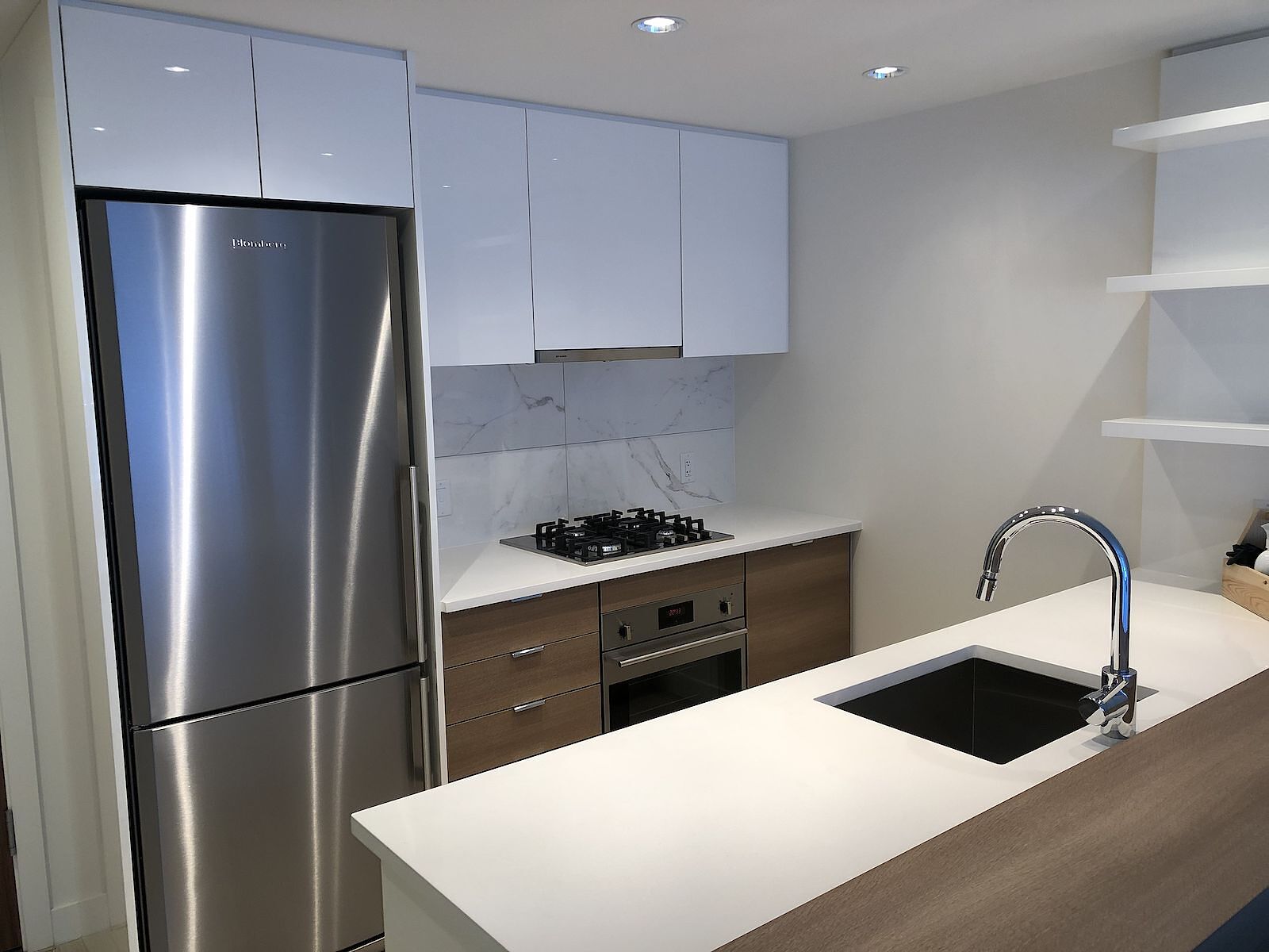 Calgary 1 + Den bedrooms Condo Unit for rent. Property photo: 755154-1
