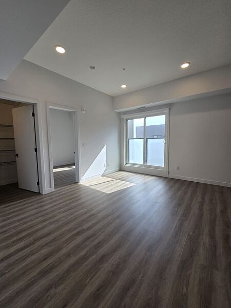 Calgary 1 bedroom Condo Unit for rent. Property photo: 755160-3