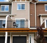 Bright 2 bed, 2.5 bath Townhouse in Tuscany with AC
