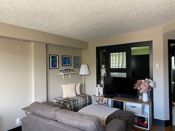 Calgary 1 bedroom Condo Unit for rent. Property photo: 755213-3