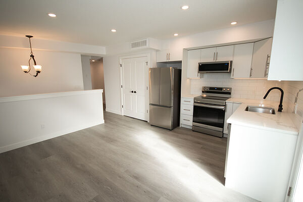 Calgary 2 bedrooms Main Floor for rent. Property photo: 755233-3