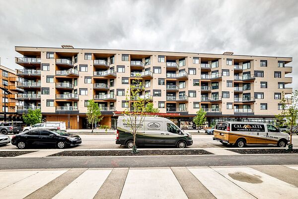 Calgary 3 bedrooms Condo Unit for rent. Property photo: 755268-2