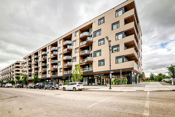 Calgary 3 bedrooms Condo Unit for rent. Property photo: 755268-3