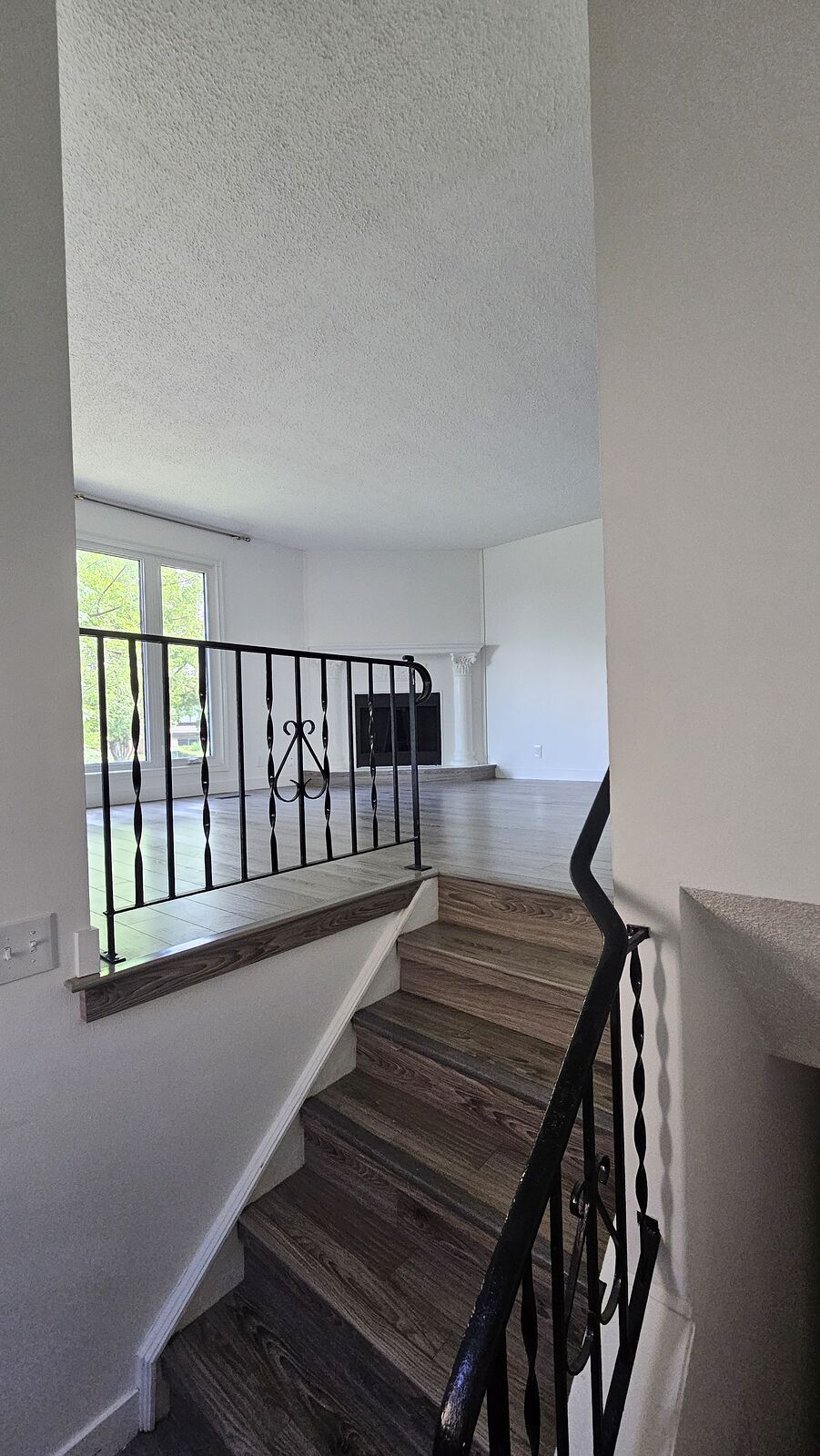 Calgary 4 + Den bedrooms Townhouse for rent. Property photo: 755705-1