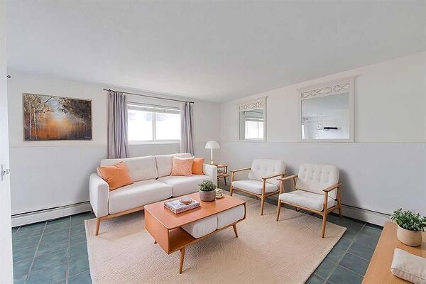 Cozy 1-Bedroom Condo Steps from Anderson C-Train