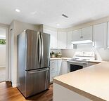 Bright 2 Bed Legal Basement Suite with Parking near SAIT and Dogpark