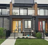 Beautiful & New 2 Bed + Den Townhome in East Hills Crossing!