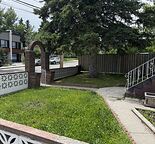 Cozy 2 Bedroom with nice back and front yard