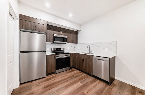 Brand New 1 Bed 1 Bath Lower Suite in Chappelle