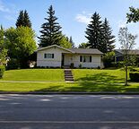 Fully Furnished 3-Bedroom Home Across from Confederation Park – Ideal for Fami
