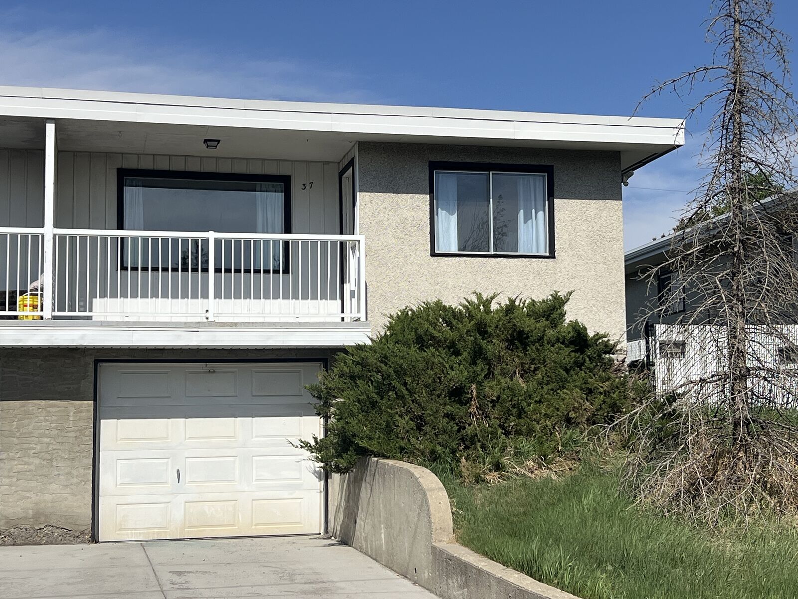 Calgary 4 bedrooms Duplex for rent. Property photo: 7594-1
