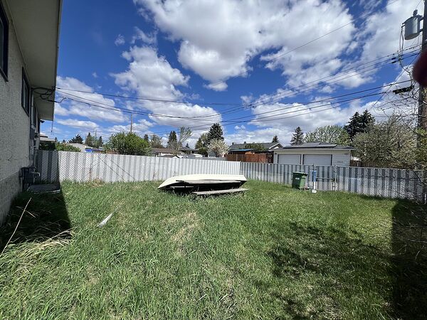 Calgary 4 bedrooms Duplex for rent. Property photo: 7594-2
