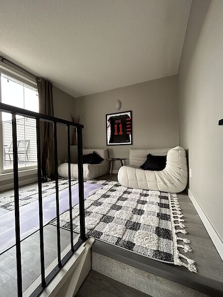 Calgary 2 + Den bedrooms Condo Unit for rent. Property photo: 75949-3