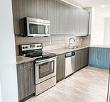 Beautiful Mahogany Townhome for Rent | 2 Bed + Den | Lake Community