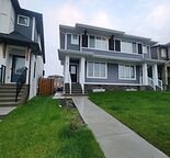 Spacious Basement Suite, Walkable distance to shopping center and amenities