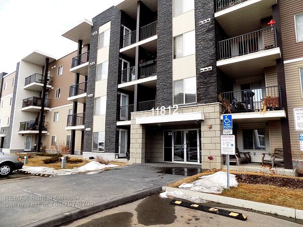 TOP FLOOR, 2 BED+DEN AREA, 2 BATH W/ UNDERGROUND PARKING & STORAGE IN RUTHERFORD
