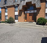 RENOVATED UNIT IN QUIET MATURE BUILDING IN GREAT LOCATION WITH PRIVATE BALCONY!!