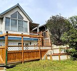 Bright Loft-Style 2 Bed, 2 Bath Home Near SAIT & Downtown