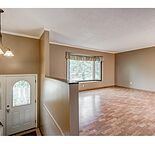 Large Main Floor with 2 Bedrooms in Huntington Hills