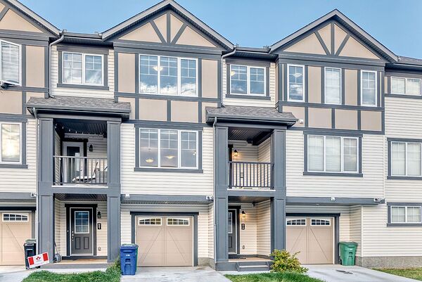 Newer 2-Bedroom Townhome with Attached Garage in Southwinds, Airdrie