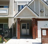 PRISTINE FANTASTIC LOCATION 2/BED 2/BATH UNDERGROUND PARKING UNIT.