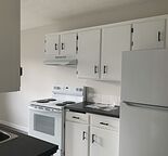 Cozy 2 Bed 1 Bath in Quiet Fourplex