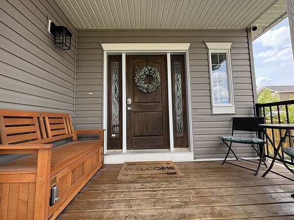 Calgary 4 + Den bedrooms House for rent. Property photo: 765200-2